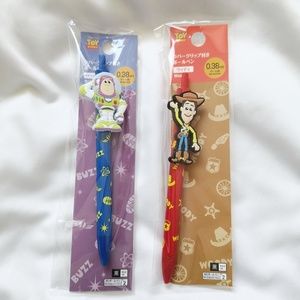 NEW Disney x Daiso Black Ballpoint Pen w/ Rubber Toy Story Woody & Buzz Clip